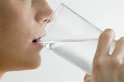 دلایل نوشیدن آب بعد از بیداری از خواب
