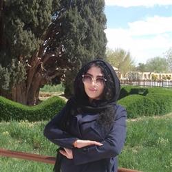 مهشید فلاح زاده دستیار تهیه کننده و منشی صحنه خانم جان
