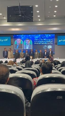 تجلیل از ۲چهره علمی و ممتاز  علوم ارتباطات و روزنامه نگاری آذربایجان شرقی دراتاق بازرگانی تبریز